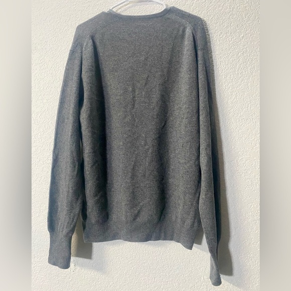 Classic V-Neck 100% Cashmere Sweater in Charcoal Gray - Picture 2 of 6